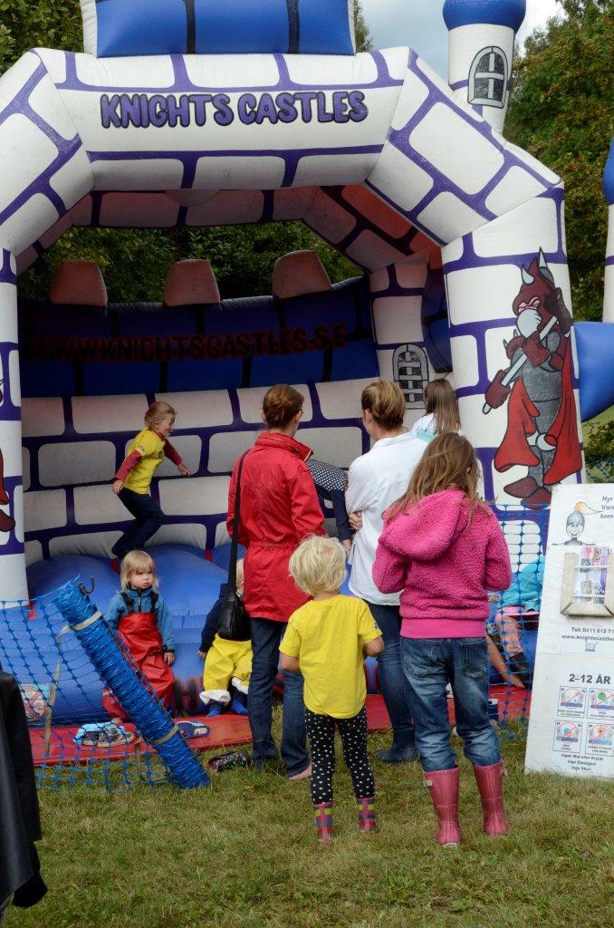 Ingen Brösarpsdag utan hoppborg. Foto: Hanseric Jonsgården